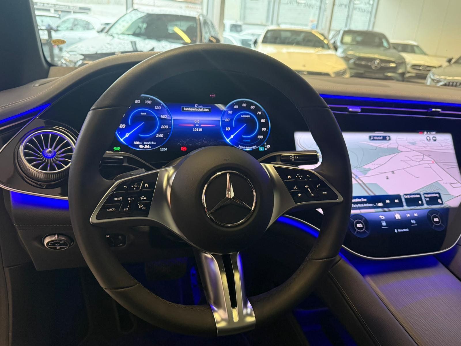 Fahrzeugabbildung Mercedes-Benz EQE 300 ELECTRIC ART AIRM+HYPER+BURM3D+PANO+20"