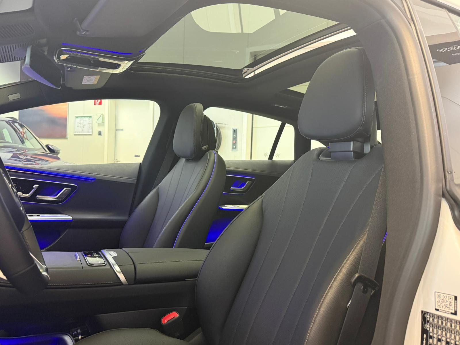 Fahrzeugabbildung Mercedes-Benz EQE 300 ELECTRIC ART AIRM+HYPER+BURM3D+PANO+20"