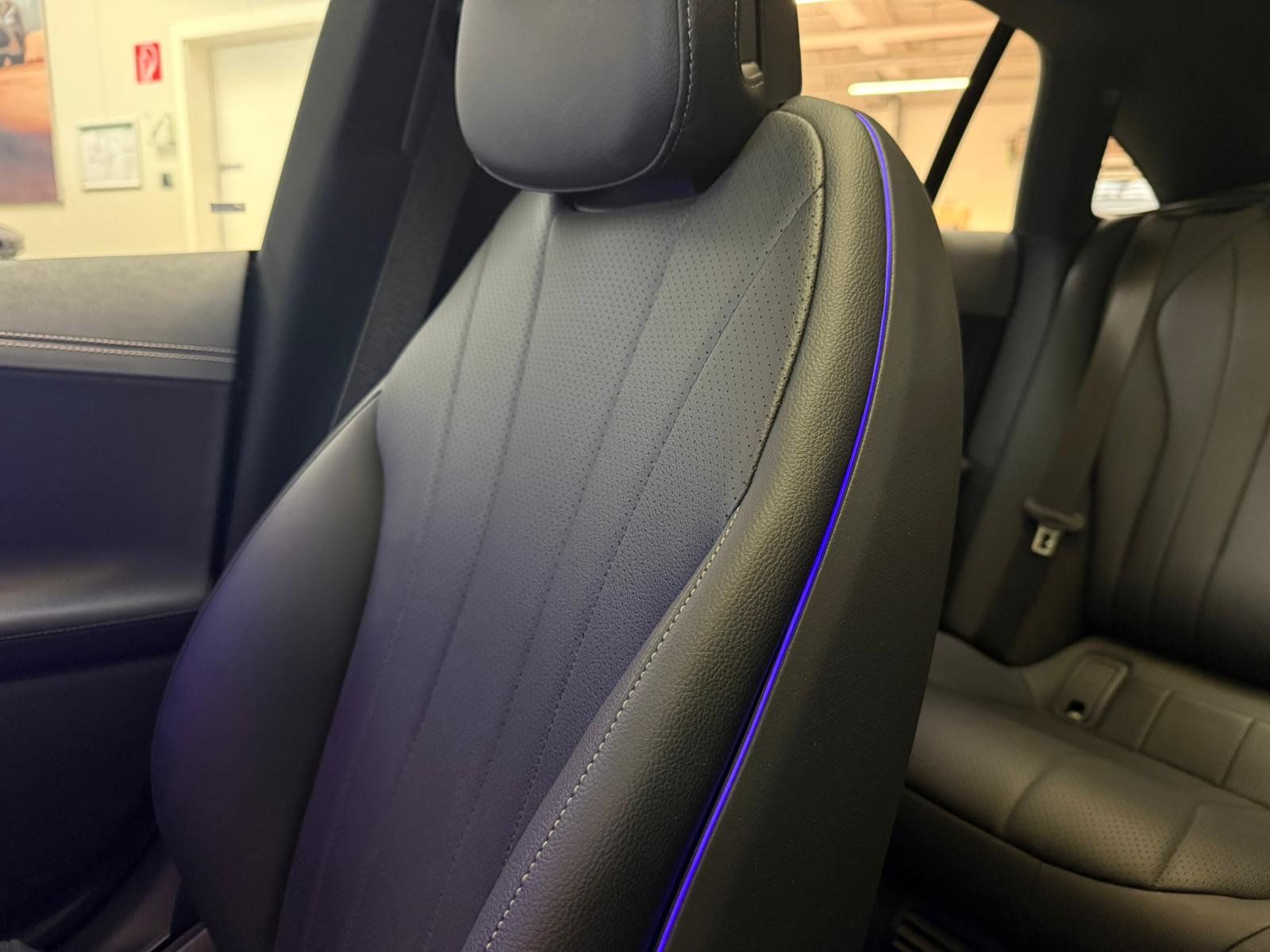 Fahrzeugabbildung Mercedes-Benz EQE 300 ELECTRIC ART AIRM+HYPER+BURM3D+PANO+20"