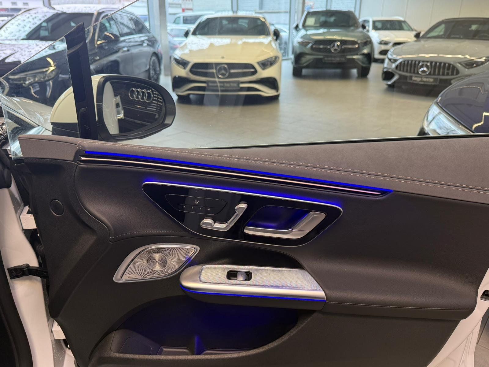 Fahrzeugabbildung Mercedes-Benz EQE 300 ELECTRIC ART AIRM+HYPER+BURM3D+PANO+20"