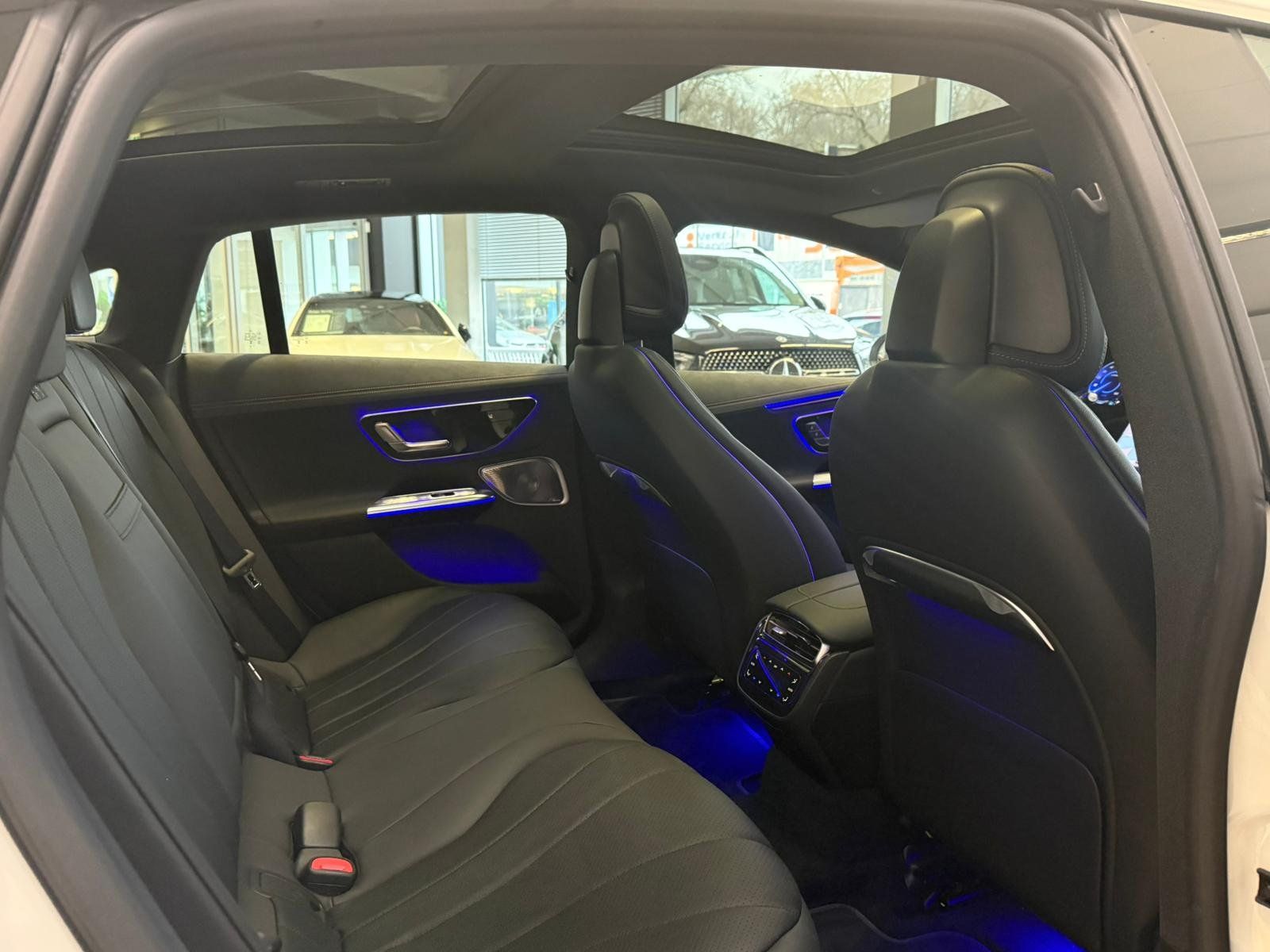 Fahrzeugabbildung Mercedes-Benz EQE 300 ELECTRIC ART AIRM+HYPER+BURM3D+PANO+20"