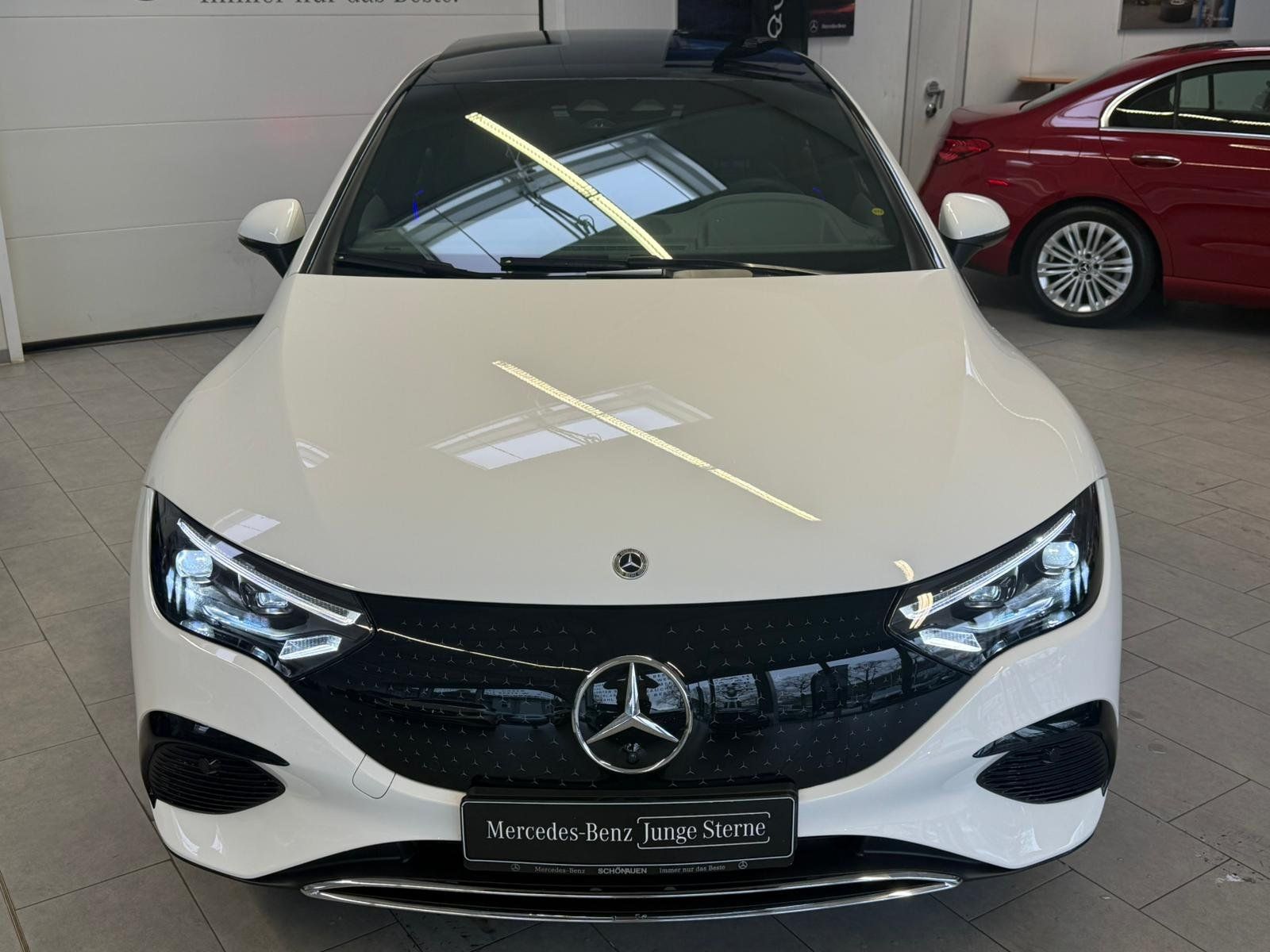 Fahrzeugabbildung Mercedes-Benz EQE 300 ELECTRIC ART AIRM+HYPER+BURM3D+PANO+20"