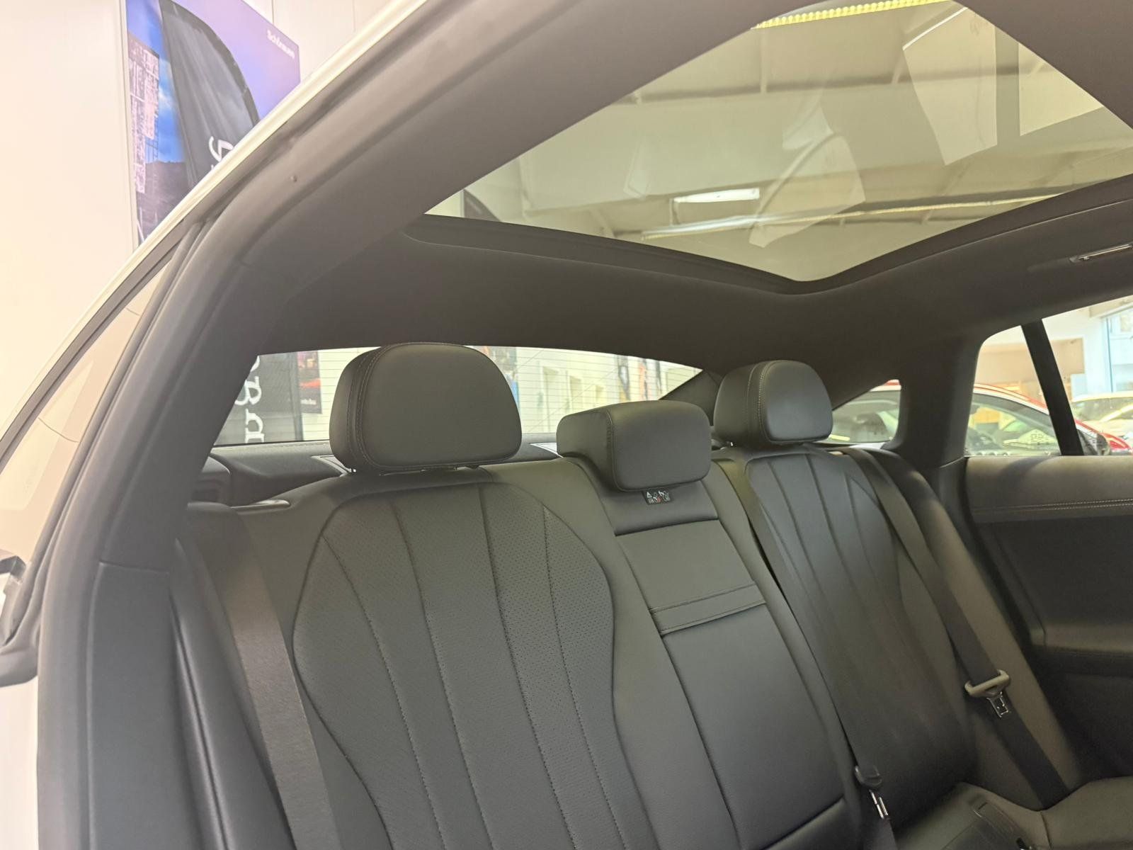 Fahrzeugabbildung Mercedes-Benz EQE 300 ELECTRIC ART AIRM+HYPER+BURM3D+PANO+20"