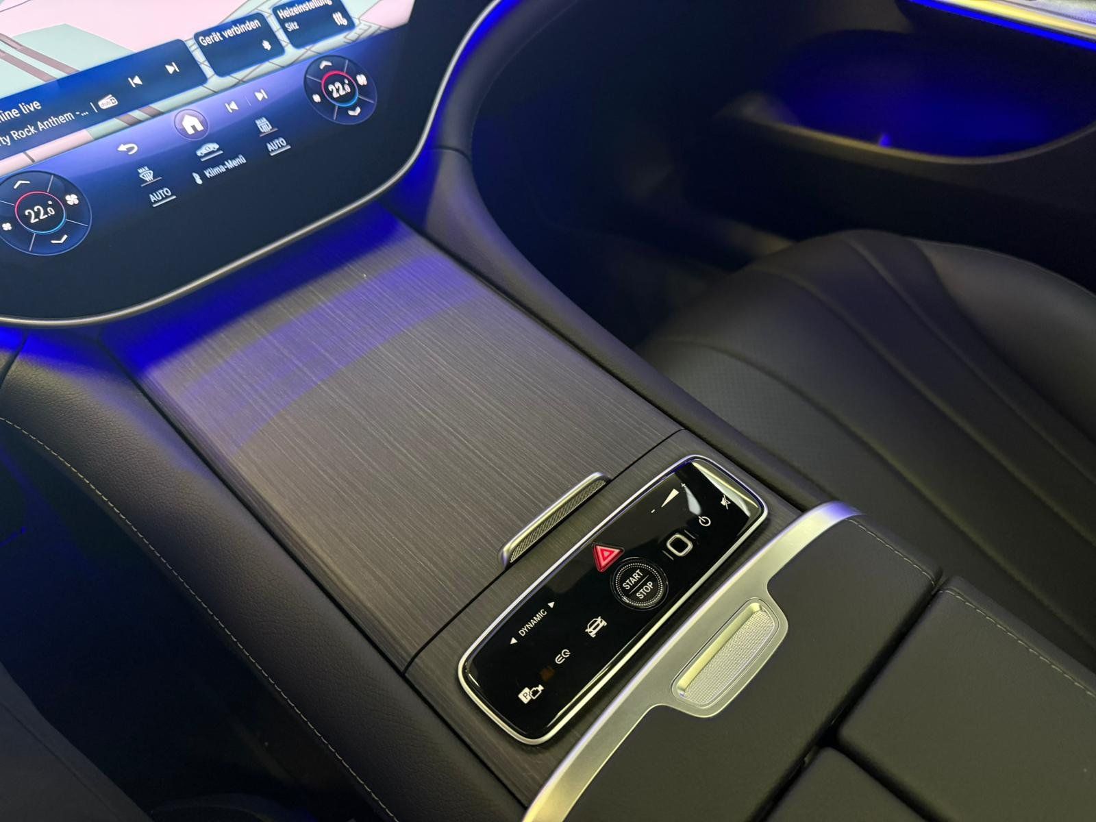 Fahrzeugabbildung Mercedes-Benz EQE 300 ELECTRIC ART AIRM+HYPER+BURM3D+PANO+20"