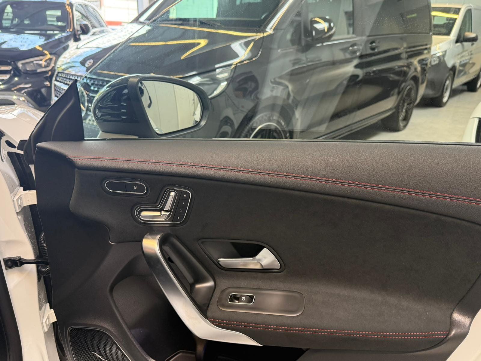 Fahrzeugabbildung Mercedes-Benz CLA 200 Shooting Brake AMG PREM+/BURMES/19"/PANO