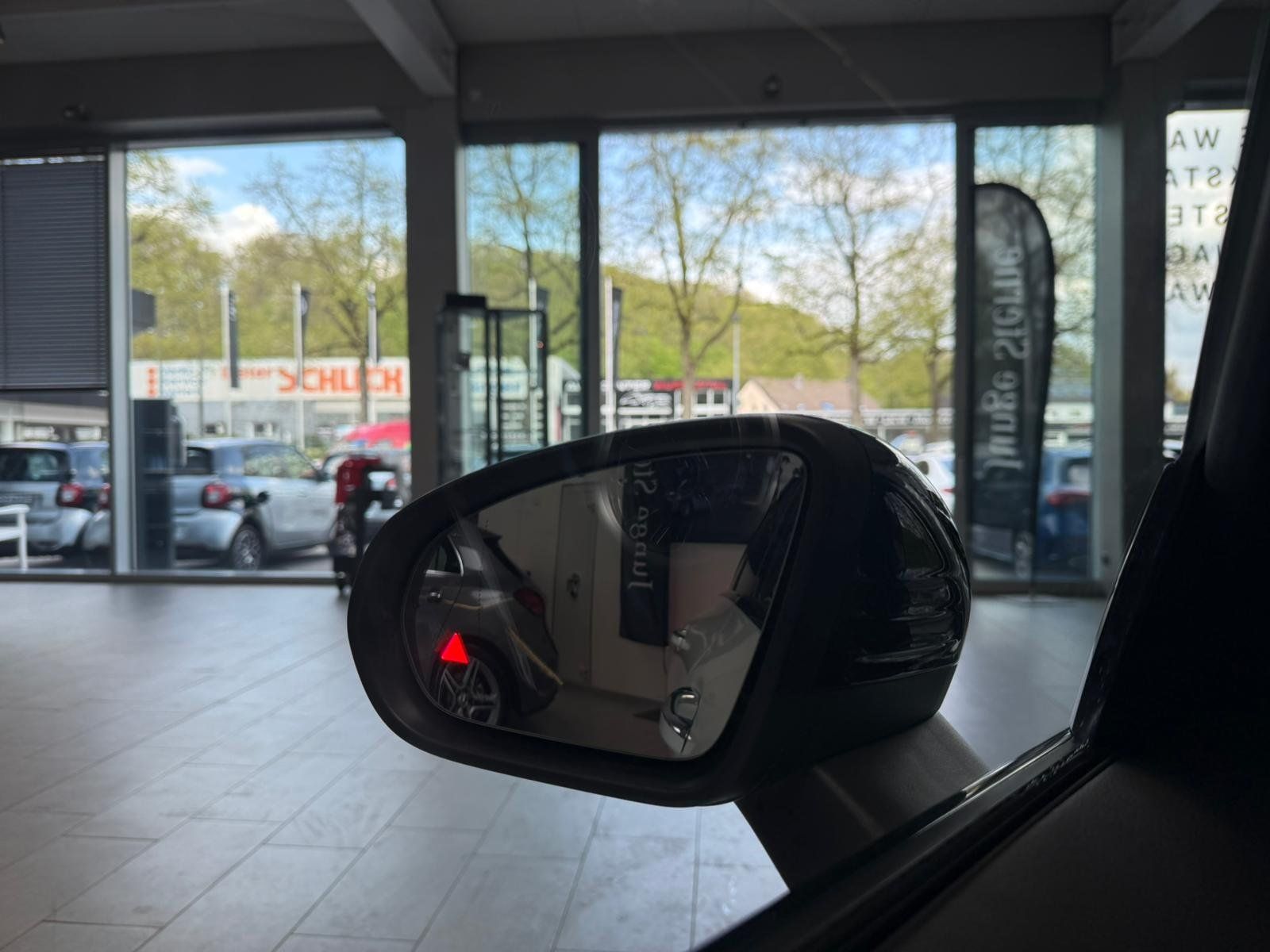 Fahrzeugabbildung Mercedes-Benz CLA 200 Shooting Brake AMG PREM+/BURMES/19"/PANO