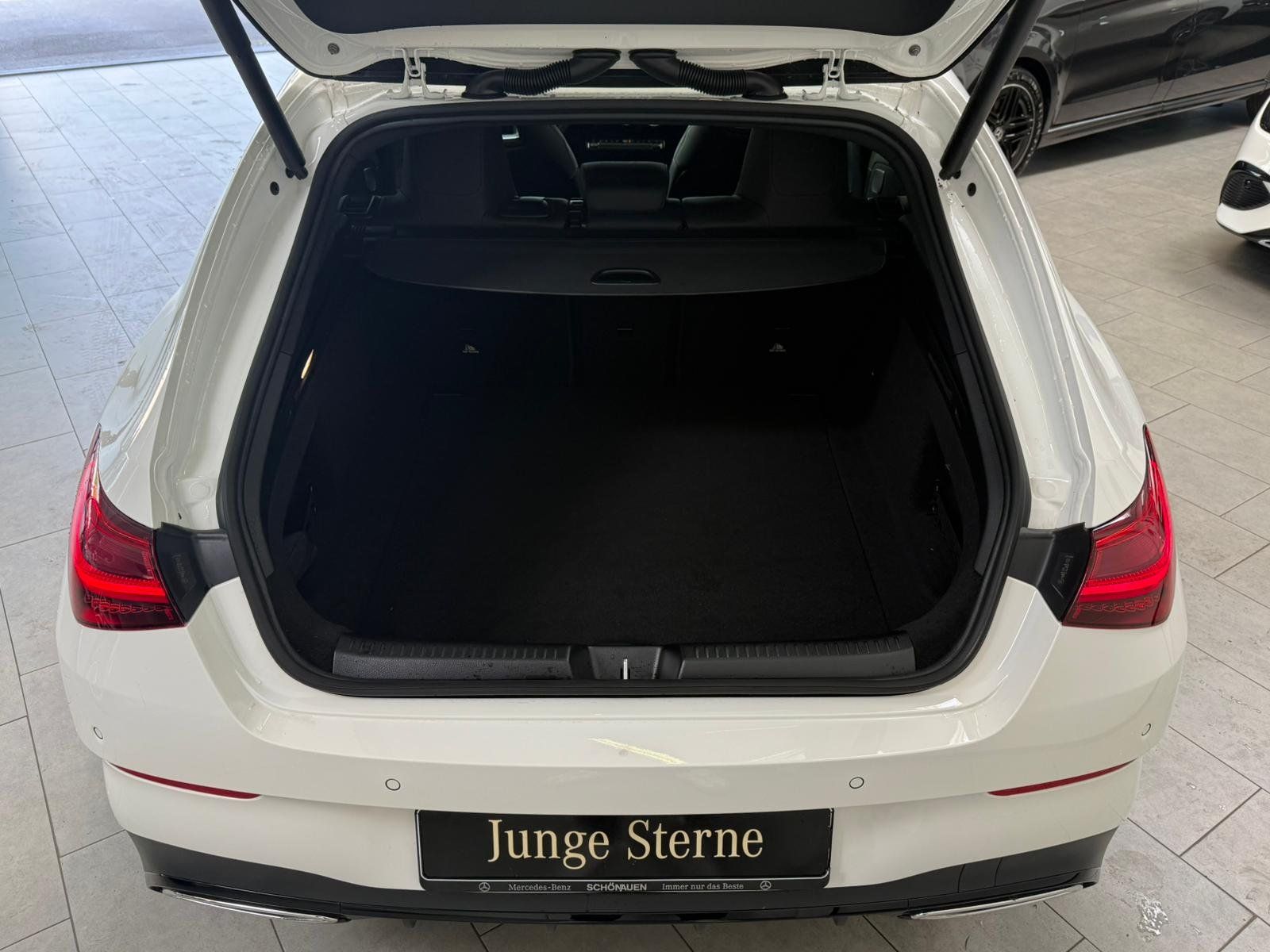 Fahrzeugabbildung Mercedes-Benz CLA 200 Shooting Brake AMG PREM+/BURMES/19"/PANO