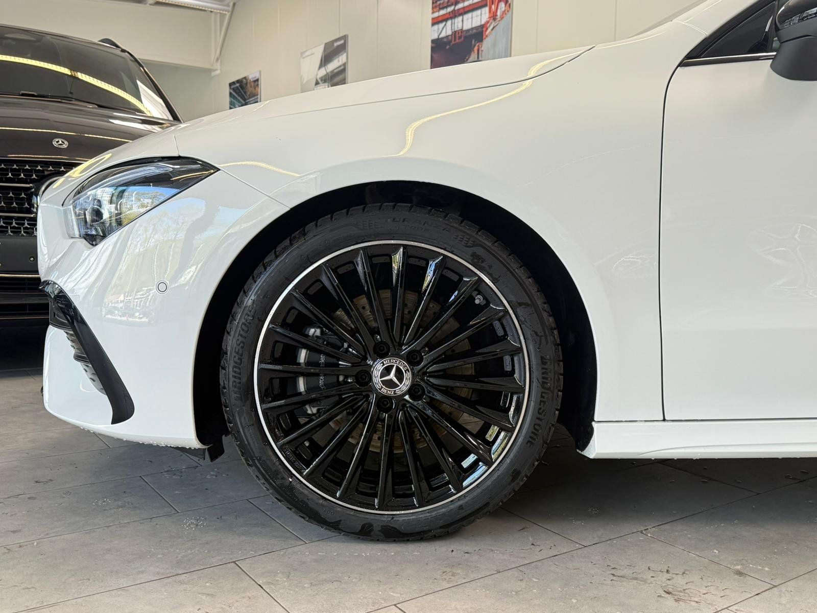 Fahrzeugabbildung Mercedes-Benz CLA 200 Shooting Brake AMG PREM+/BURMES/19"/PANO