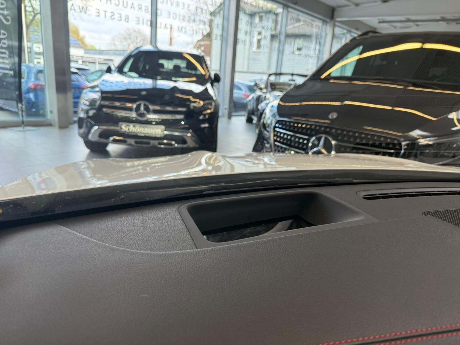 Fahrzeugabbildung Mercedes-Benz CLA 200 Shooting Brake AMG PREM+/BURMES/19"/PANO