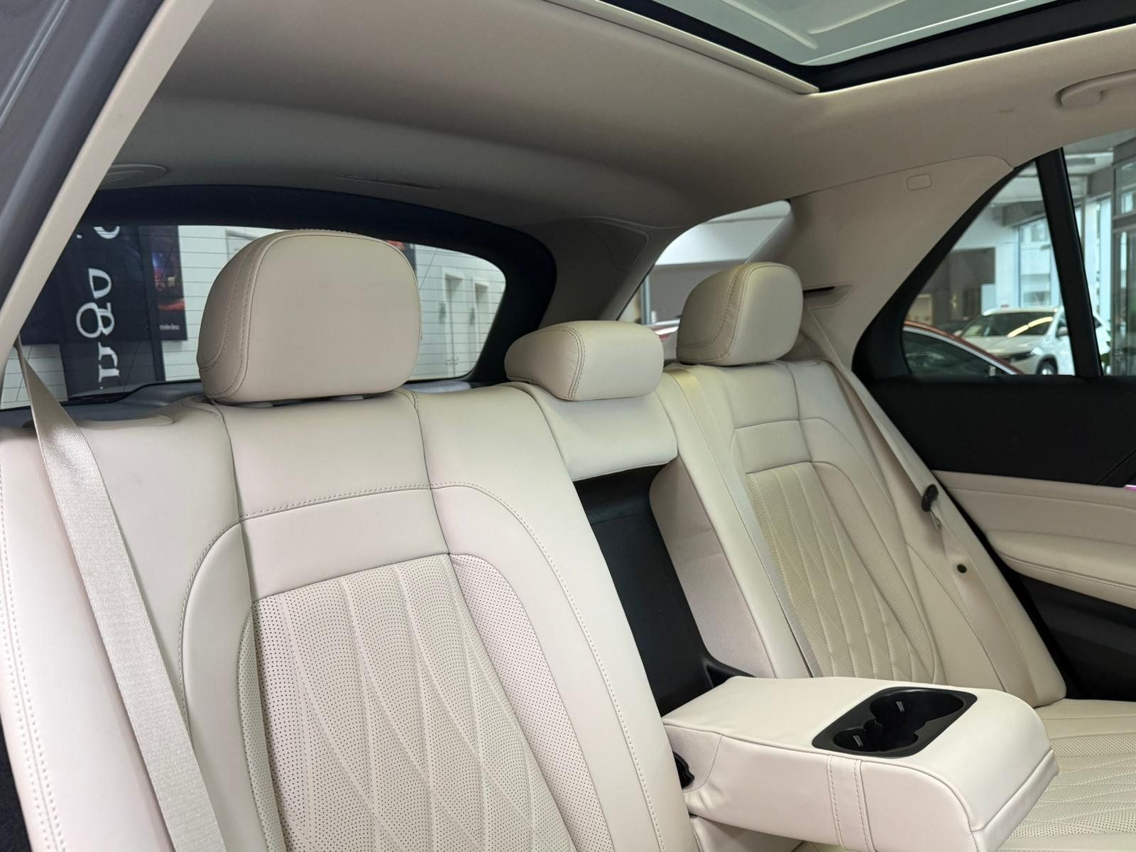 Fahrzeugabbildung Mercedes-Benz GLE 53 4M+ AMG NAPPA BEIGE+AHK+PANO+BURM+STDHZ