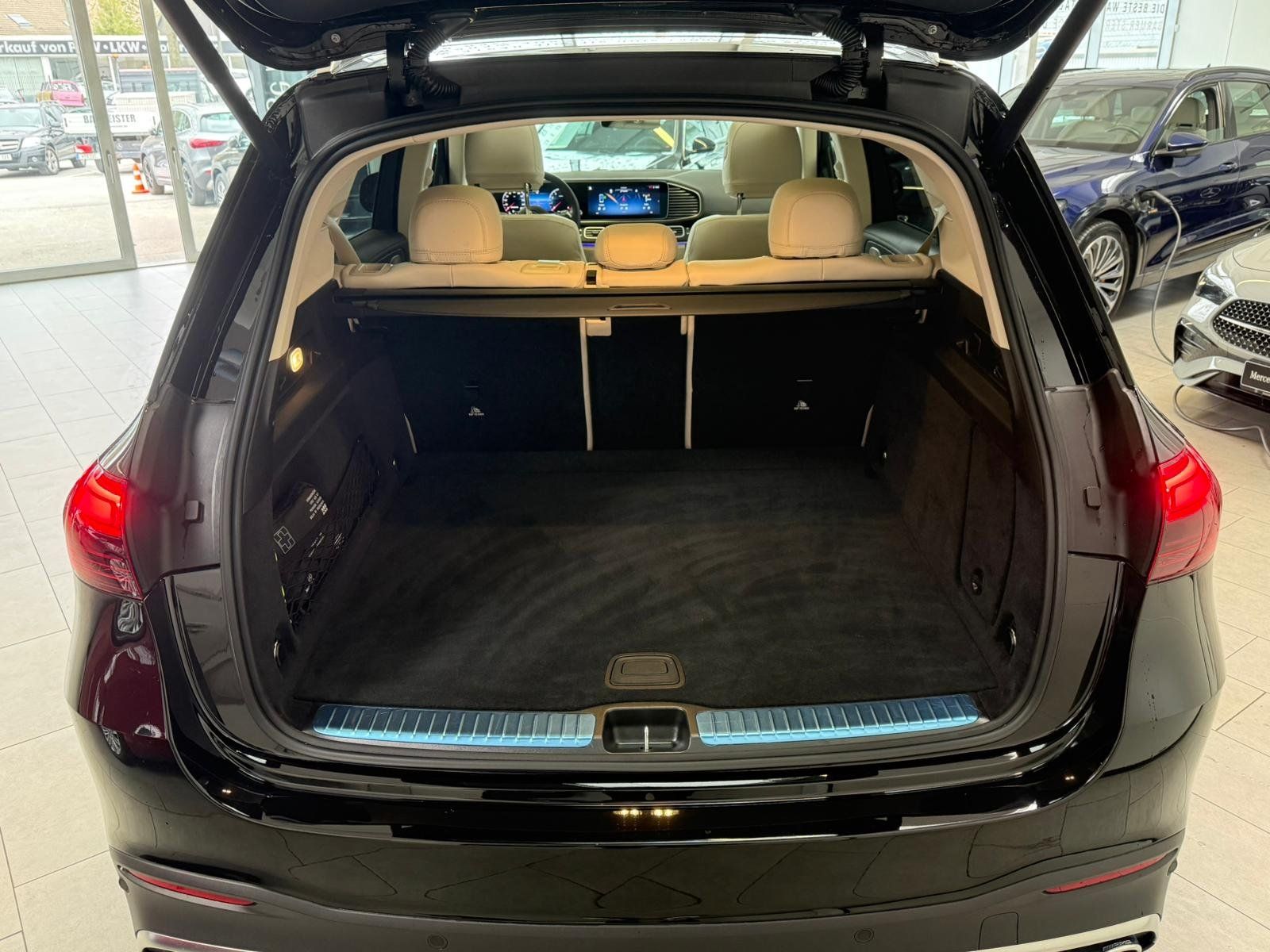 Fahrzeugabbildung Mercedes-Benz GLE 53 4M+ AMG NAPPA BEIGE+AHK+PANO+BURM+STDHZ