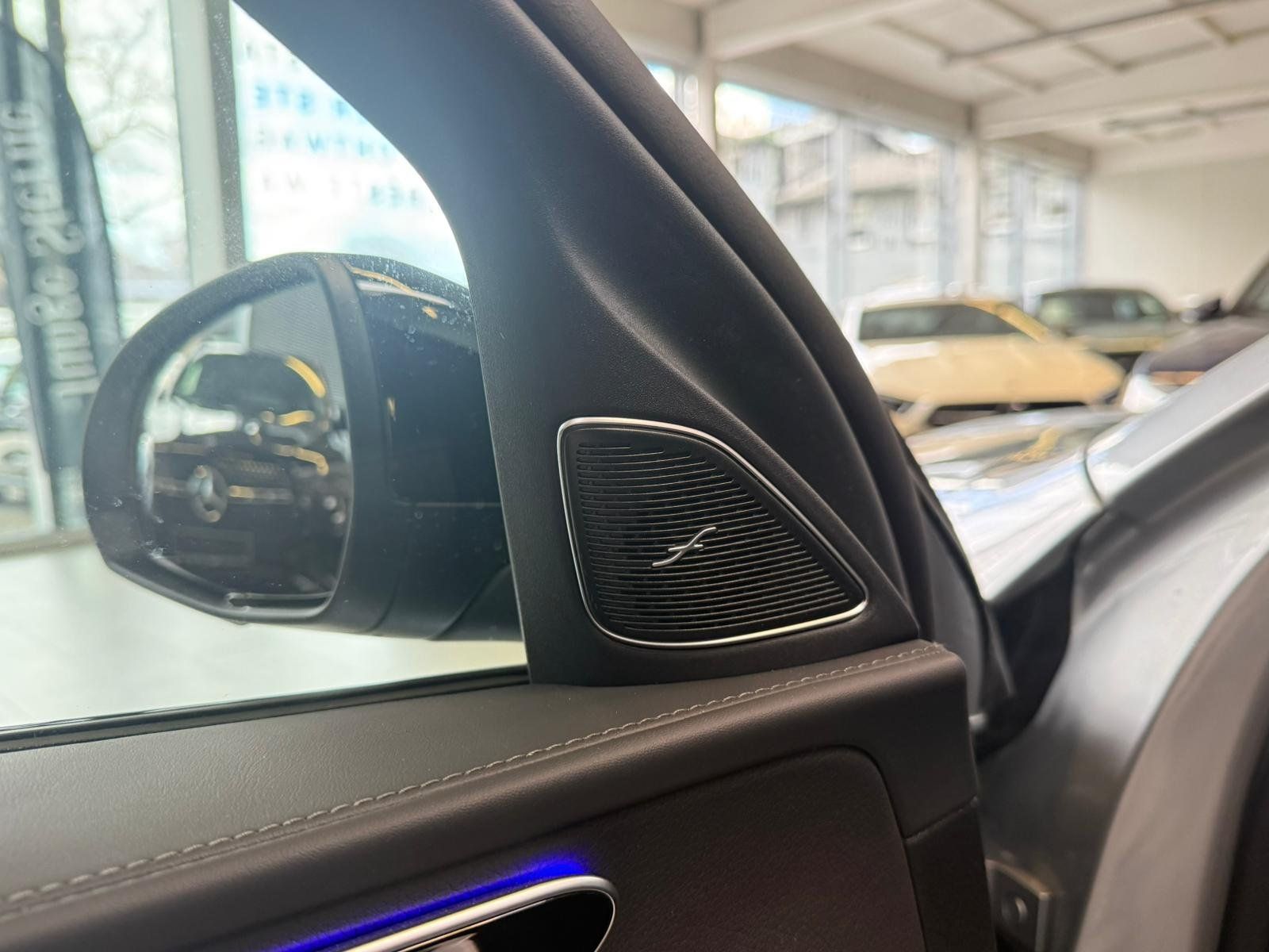 Fahrzeugabbildung Mercedes-Benz C 300 e AMG DISTR+MASSAGE+BURM+FAP+HUD+PANO+360