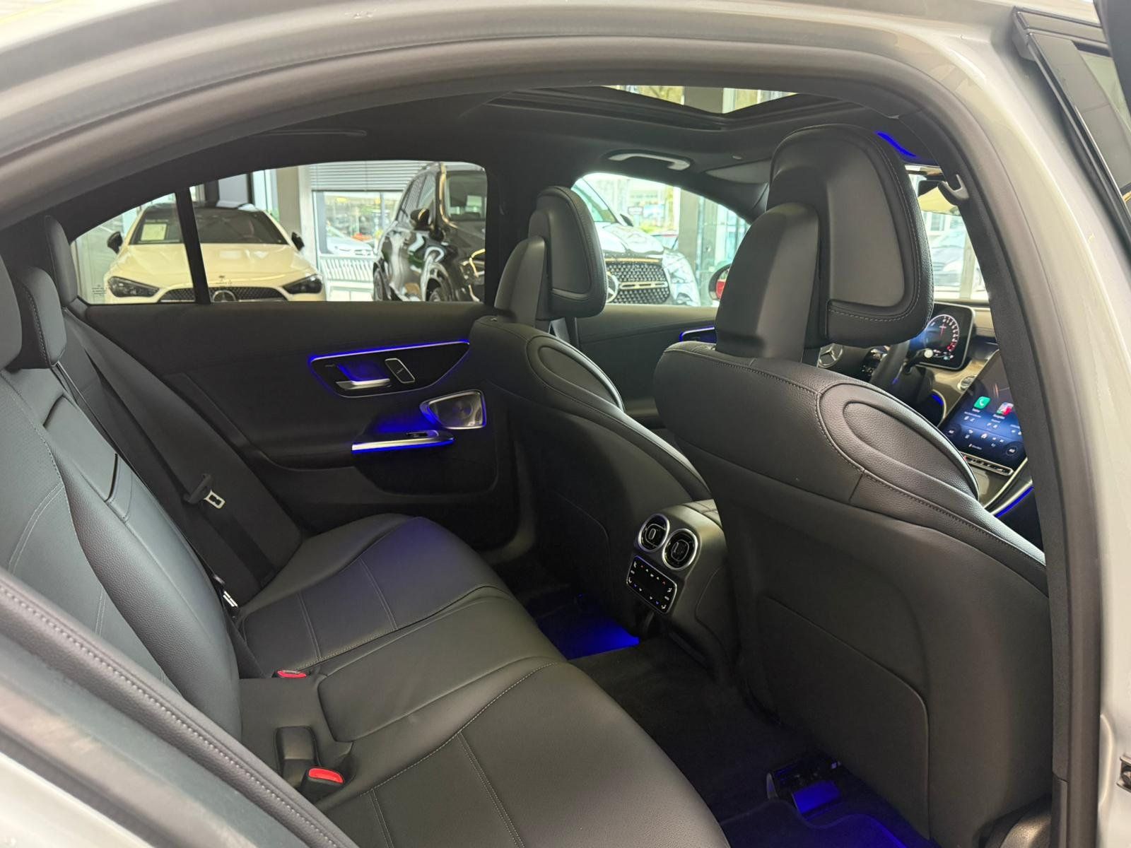 Fahrzeugabbildung Mercedes-Benz C 300 e AMG DISTR+MASSAGE+BURM+FAP+HUD+PANO+360