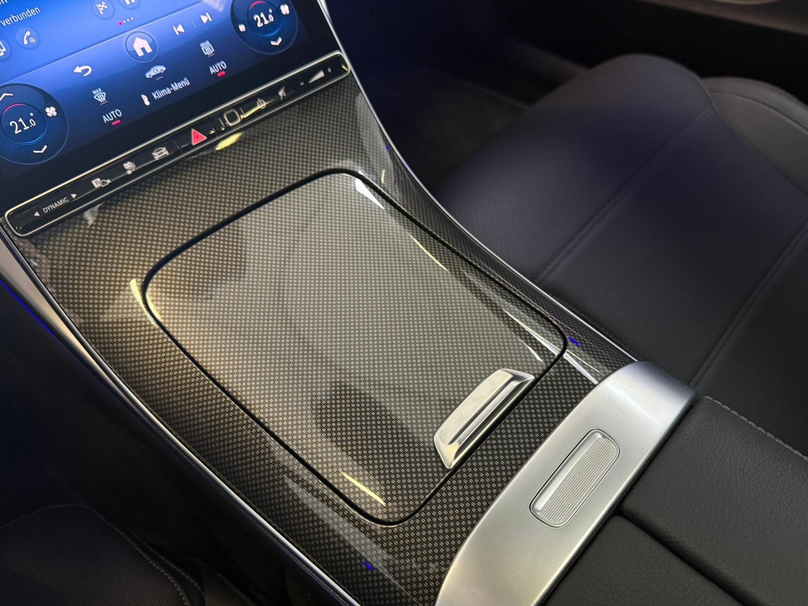 Fahrzeugabbildung Mercedes-Benz C 300 e AMG DISTR+MASSAGE+BURM+FAP+HUD+PANO+360