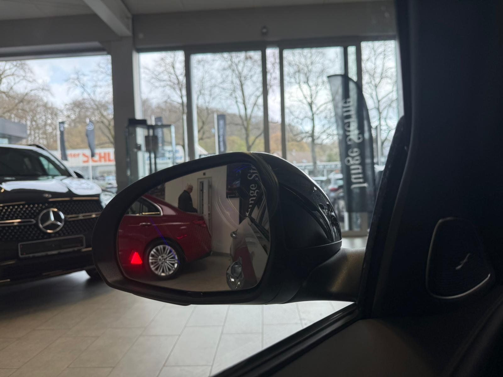 Fahrzeugabbildung Mercedes-Benz C 300 e AMG DISTR+MASSAGE+BURM+FAP+HUD+PANO+360