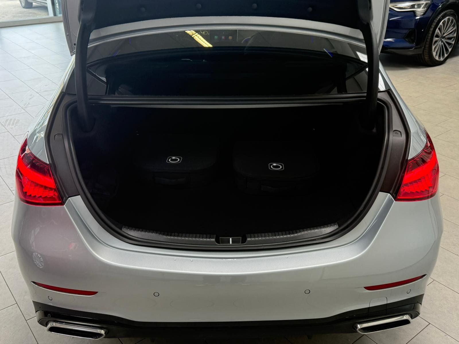 Fahrzeugabbildung Mercedes-Benz C 300 e AMG DISTR+MASSAGE+BURM+FAP+HUD+PANO+360