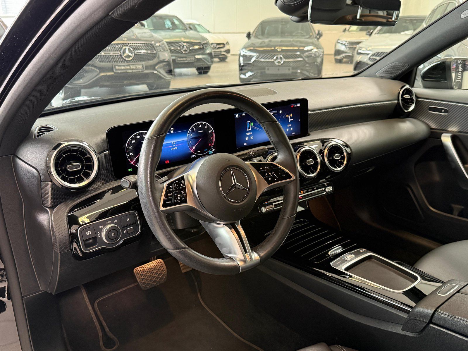 Fahrzeugabbildung Mercedes-Benz A 200 Progressive KAMERA+CARPLAY+LED+LENKRADHZ