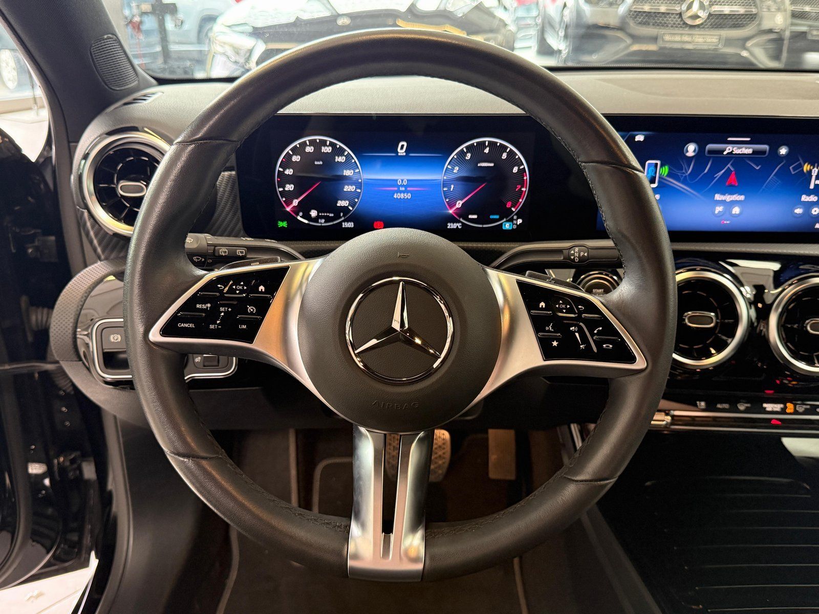 Fahrzeugabbildung Mercedes-Benz A 200 Progressive KAMERA+CARPLAY+LED+LENKRADHZ