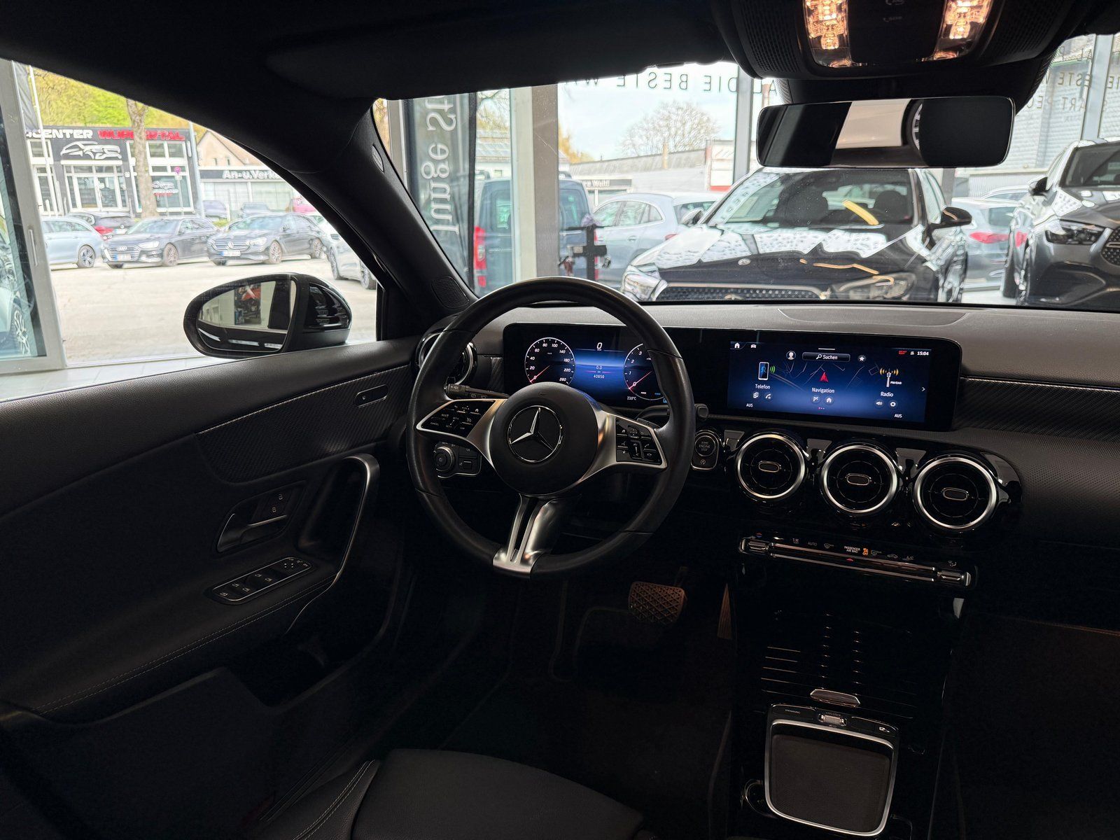Fahrzeugabbildung Mercedes-Benz A 200 Progressive KAMERA+CARPLAY+LED+LENKRADHZ