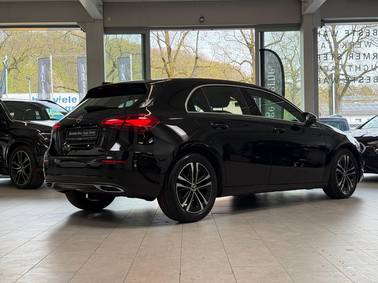 Fahrzeugabbildung Mercedes-Benz A 200 Progressive KAMERA+CARPLAY+LED+LENKRADHZ