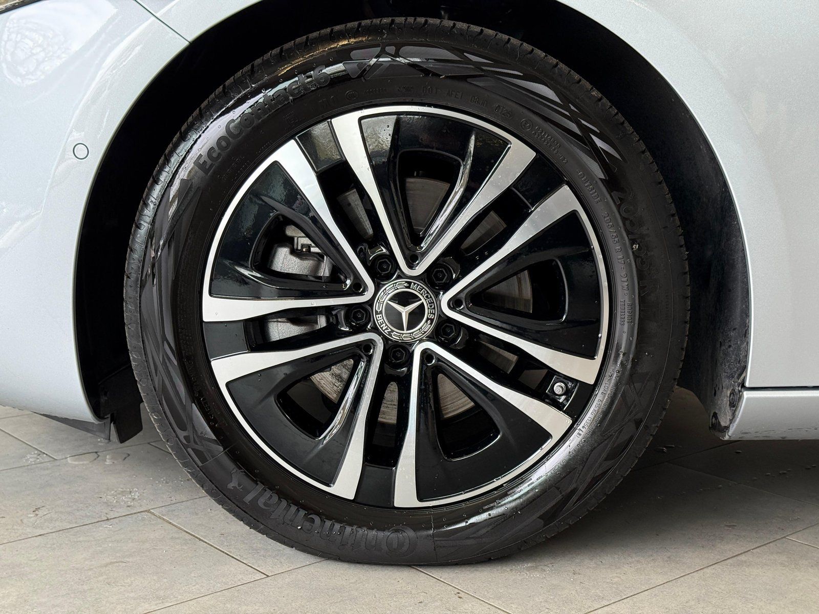 Fahrzeugabbildung Mercedes-Benz A 180d Progressive KAMERA+CARPLAY+LED+DAB+THERM