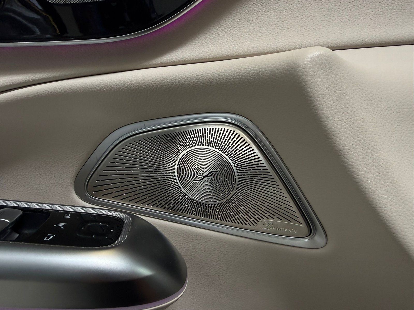 Fahrzeugabbildung Mercedes-Benz E 300 de 4M T EXCLUSIVE Prem. Beige+Burmes4D+AHK