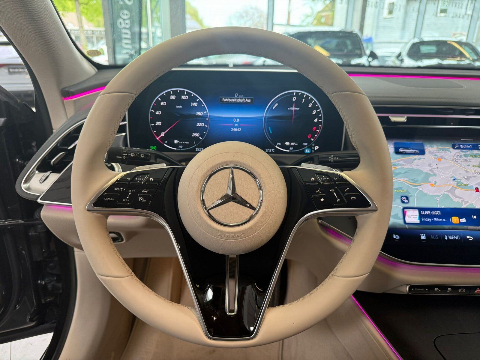 Fahrzeugabbildung Mercedes-Benz E 300 de 4M T EXCLUSIVE Prem. Beige+Burmes4D+AHK