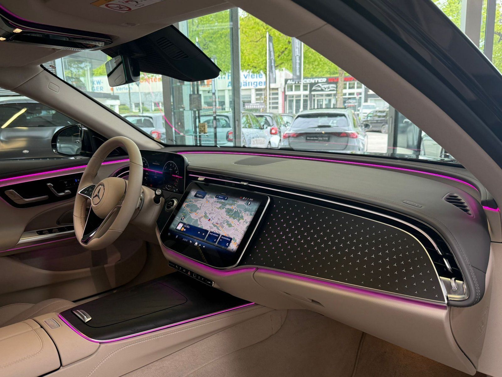 Fahrzeugabbildung Mercedes-Benz E 300 de 4M T EXCLUSIVE Prem. Beige+Burmes4D+AHK