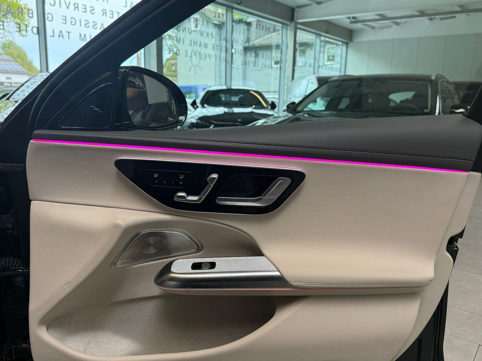 Fahrzeugabbildung Mercedes-Benz E 300 de 4M T EXCLUSIVE Prem. Beige+Burmes4D+AHK