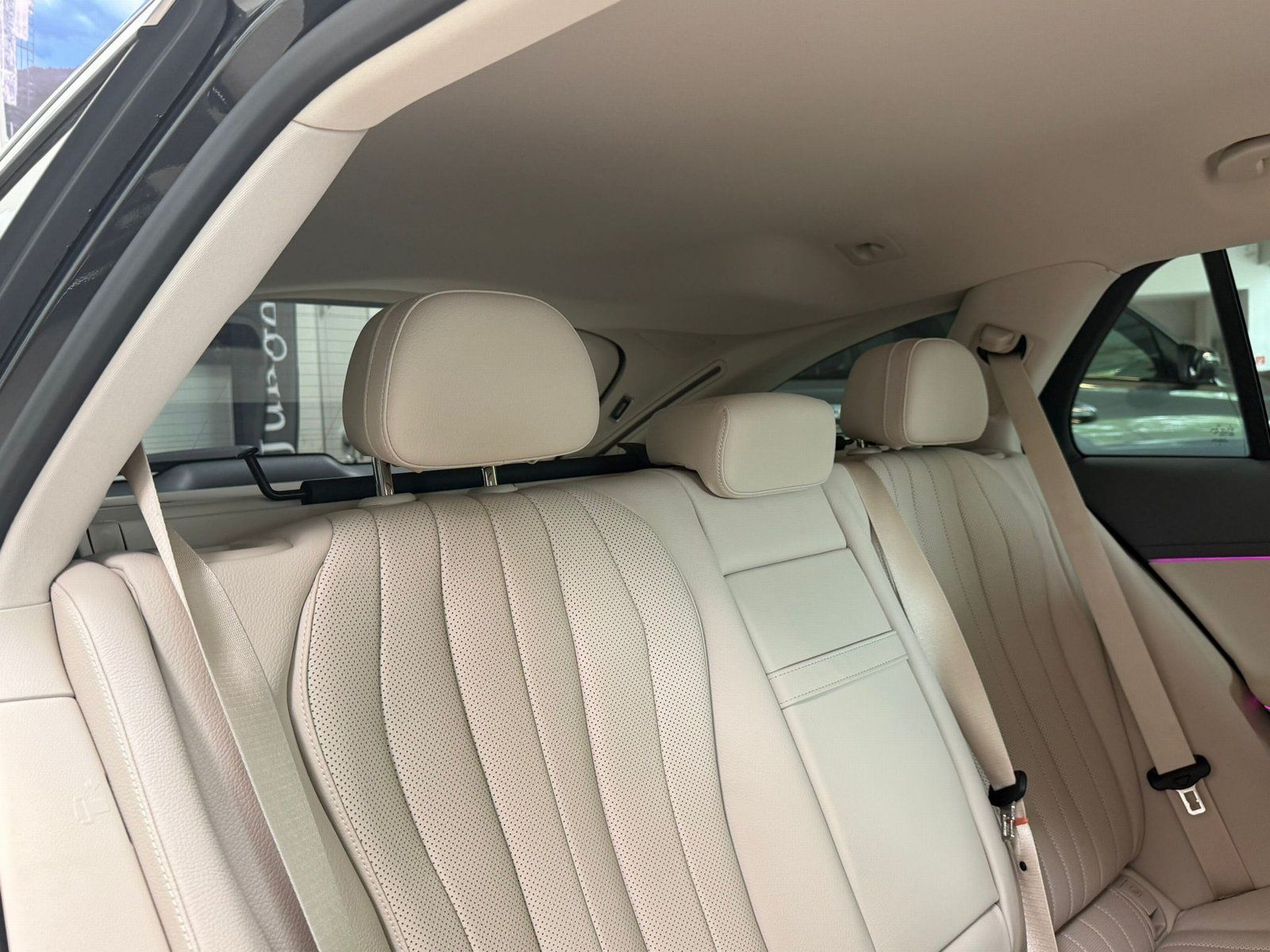 Fahrzeugabbildung Mercedes-Benz E 300 de 4M T EXCLUSIVE Prem. Beige+Burmes4D+AHK