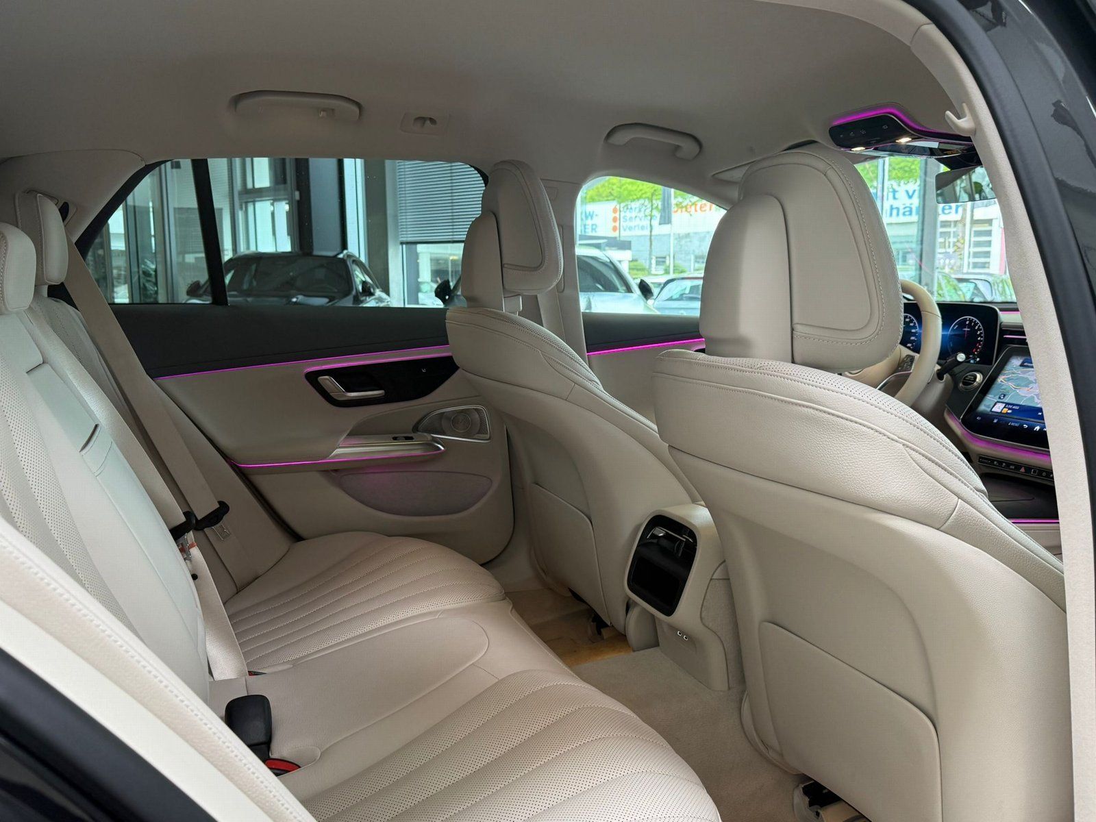 Fahrzeugabbildung Mercedes-Benz E 300 de 4M T EXCLUSIVE Prem. Beige+Burmes4D+AHK