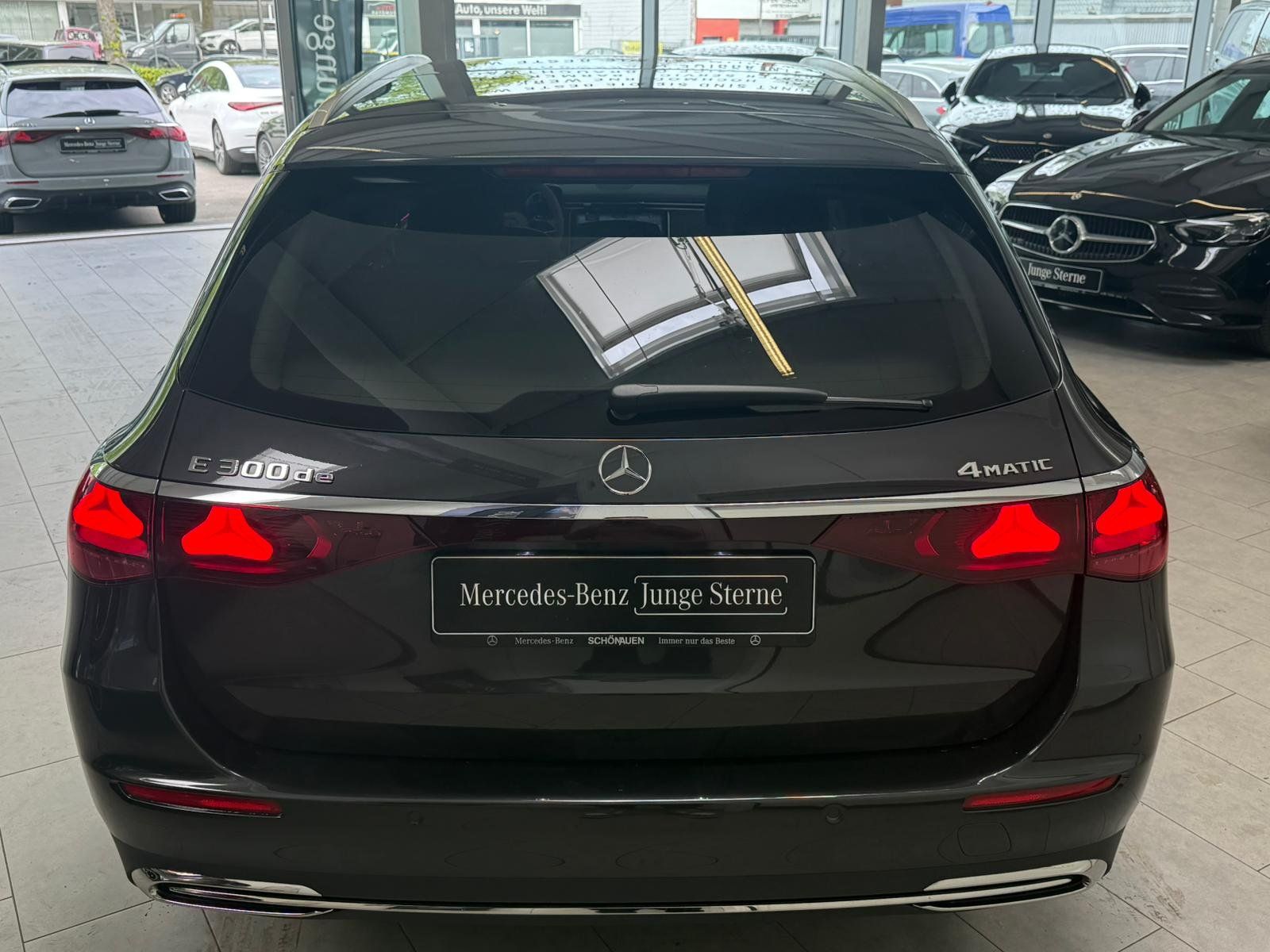 Fahrzeugabbildung Mercedes-Benz E 300 de 4M T EXCLUSIVE Prem. Beige+Burmes4D+AHK