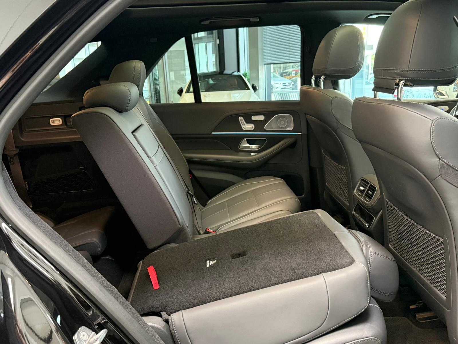 Fahrzeugabbildung Mercedes-Benz GLE 400 d 4M AMG AIRMATIC+AHK+FAP+PANO+MBEAM+7SI