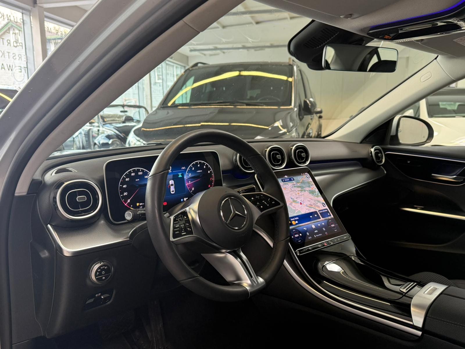 Fahrzeugabbildung Mercedes-Benz C 180 AVANTGARDE ADVANCED+KEYLESS+TOTW+LED+CARPL