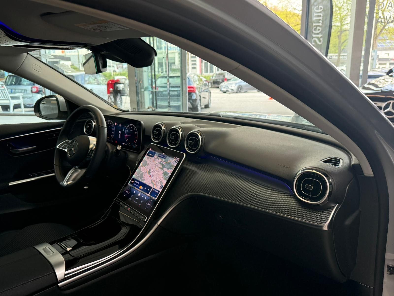 Fahrzeugabbildung Mercedes-Benz C 180 AVANTGARDE ADVANCED+KEYLESS+TOTW+LED+CARPL