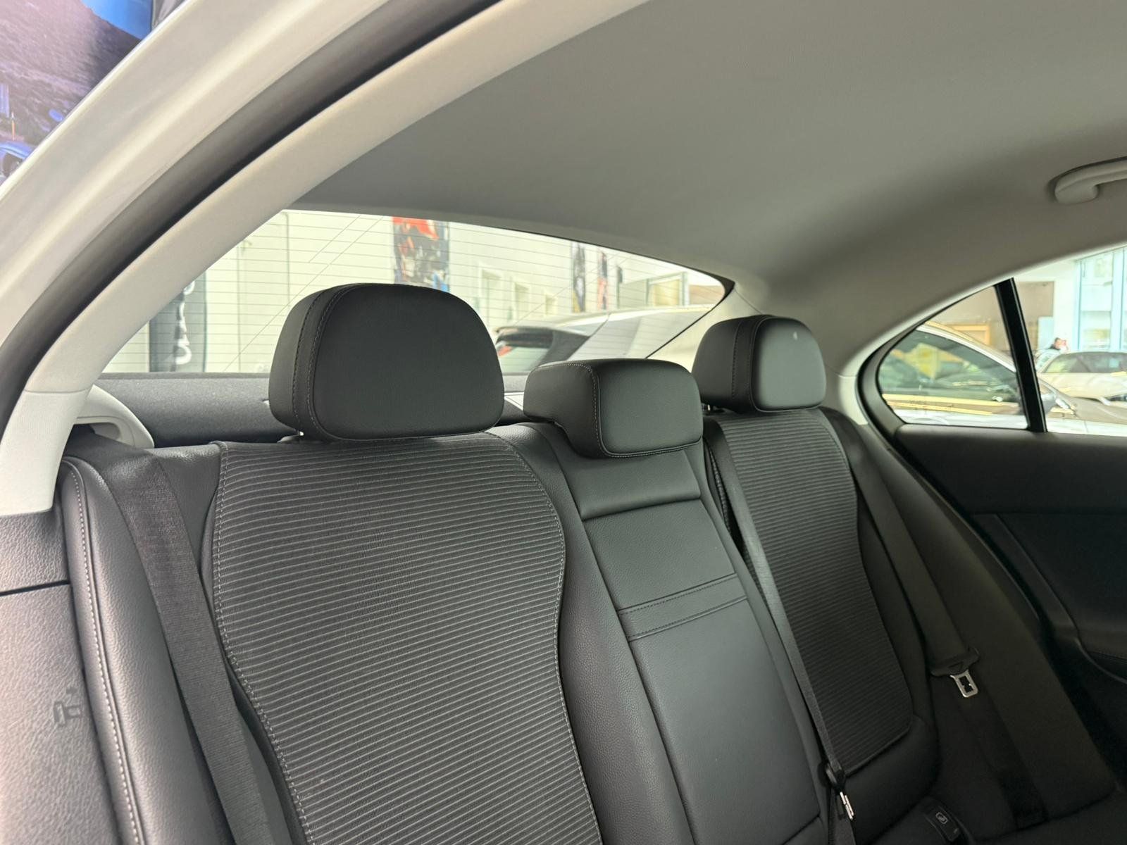 Fahrzeugabbildung Mercedes-Benz C 180 AVANTGARDE ADVANCED+KEYLESS+TOTW+LED+CARPL