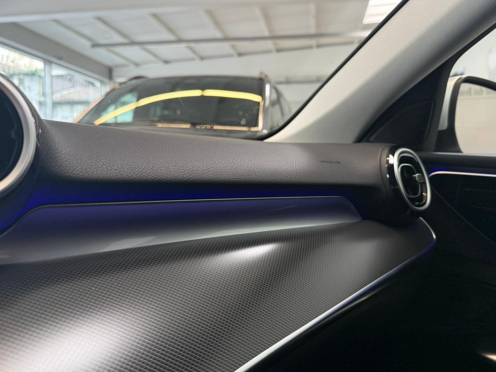 Fahrzeugabbildung Mercedes-Benz C 180 AVANTGARDE ADVANCED+KEYLESS+TOTW+LED+CARPL