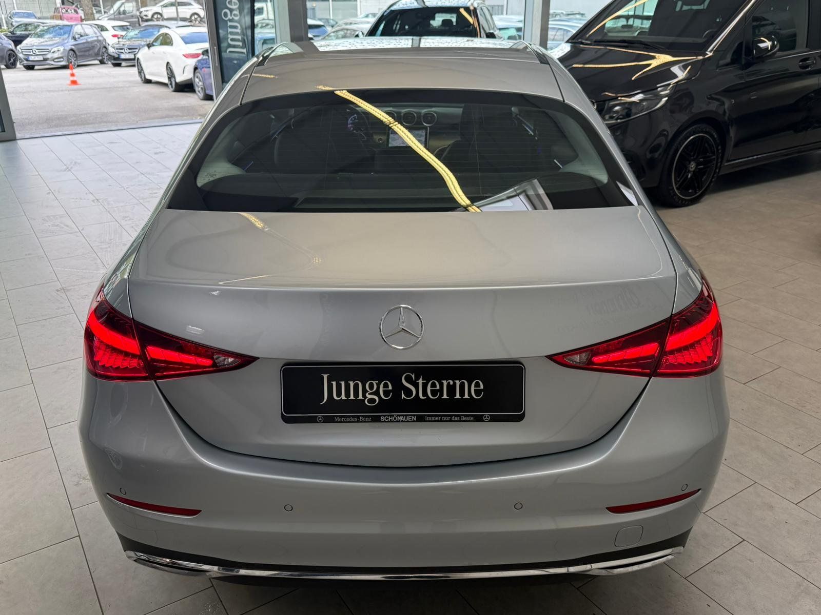 Fahrzeugabbildung Mercedes-Benz C 180 AVANTGARDE ADVANCED+KEYLESS+TOTW+LED+CARPL