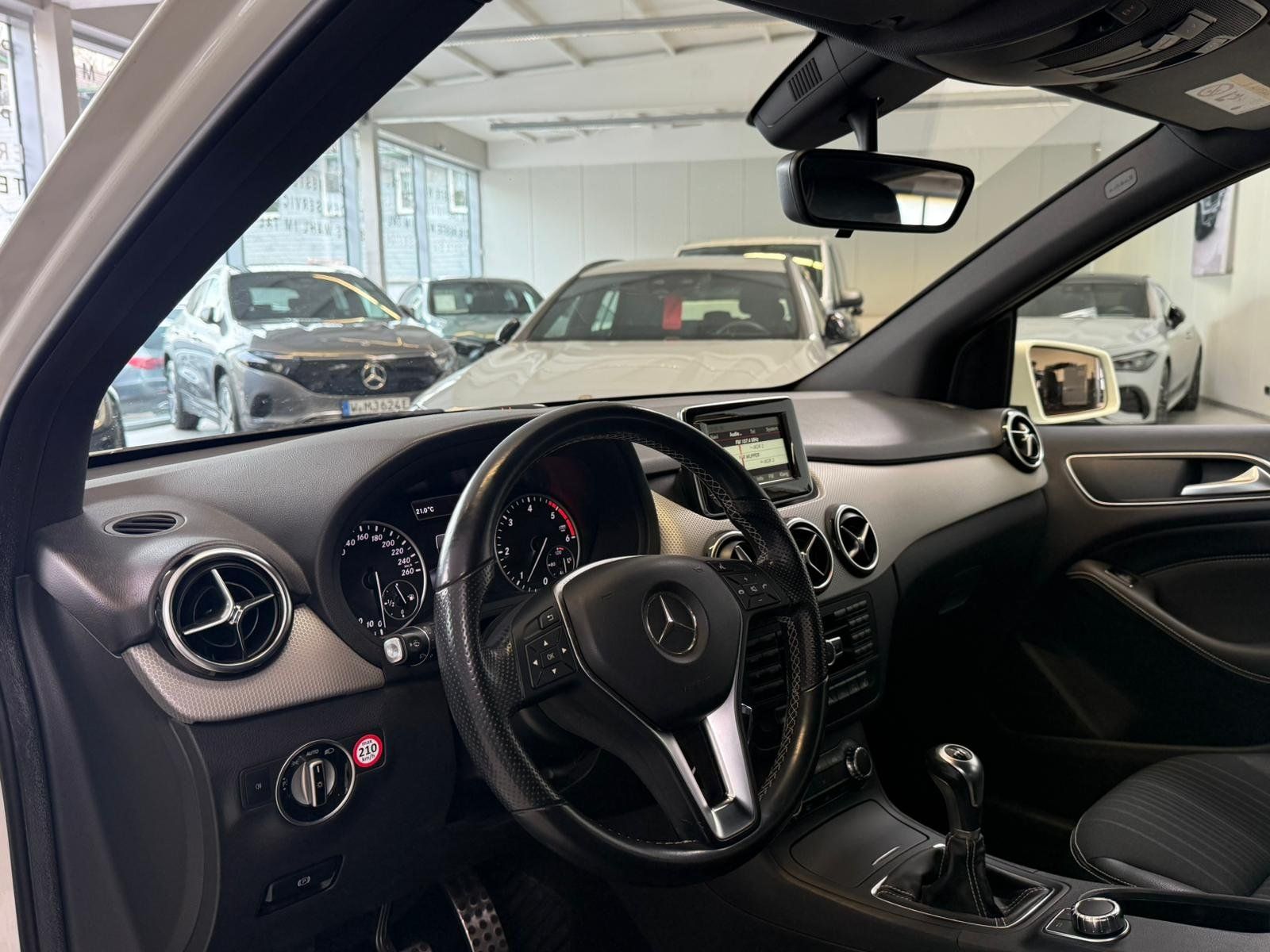 Fahrzeugabbildung Mercedes-Benz B 180 CDI KAMERA+AHK+KLIMA+LED+BLUETOOTH+SITZHZ