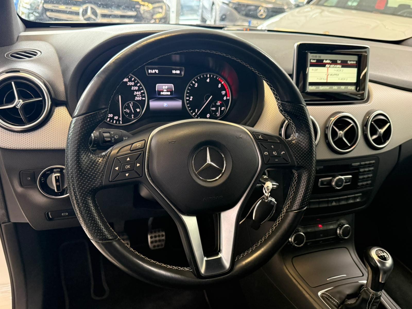 Fahrzeugabbildung Mercedes-Benz B 180 CDI KAMERA+AHK+KLIMA+LED+BLUETOOTH+SITZHZ