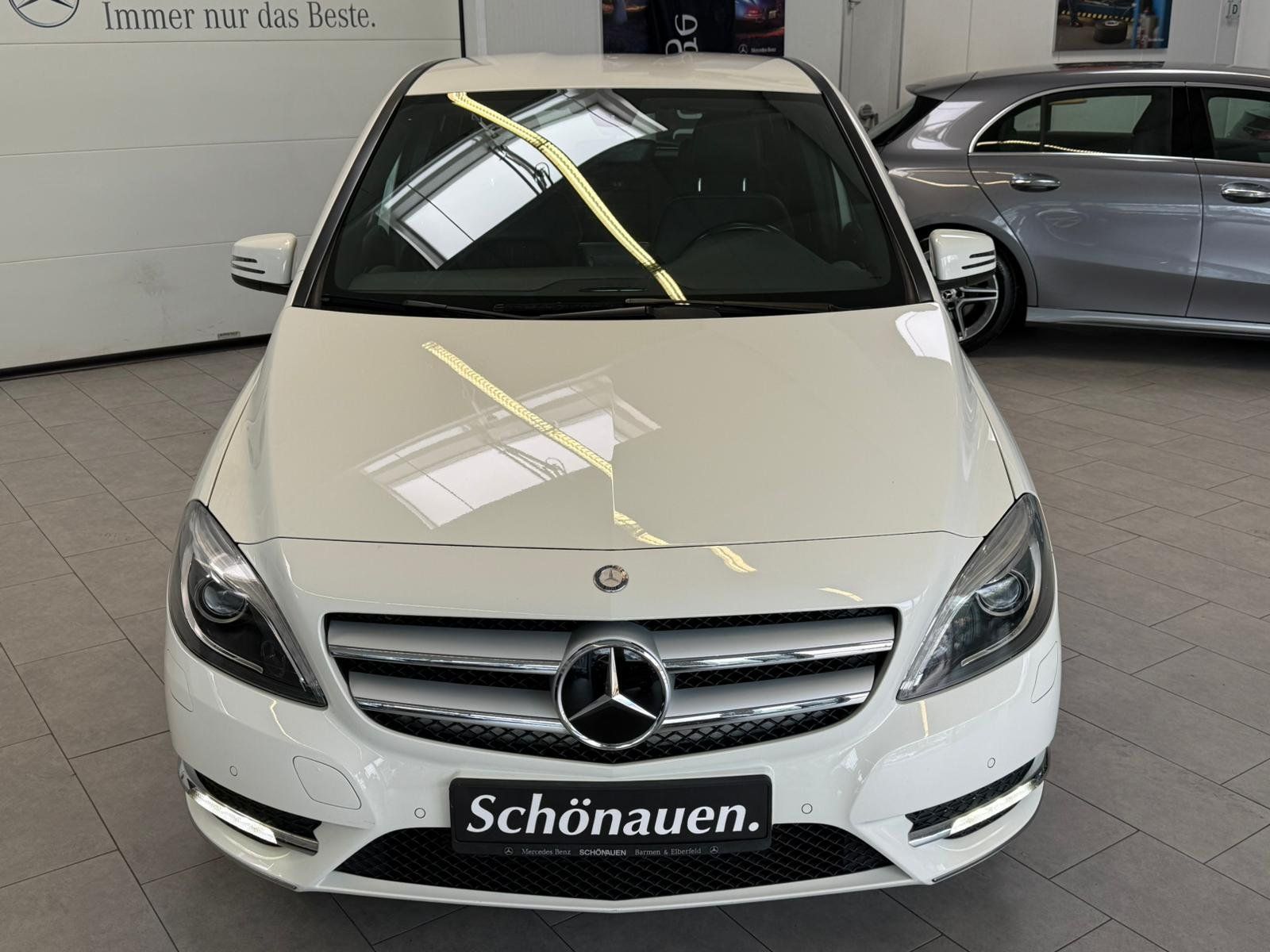 Fahrzeugabbildung Mercedes-Benz B 180 CDI KAMERA+AHK+KLIMA+LED+BLUETOOTH+SITZHZ