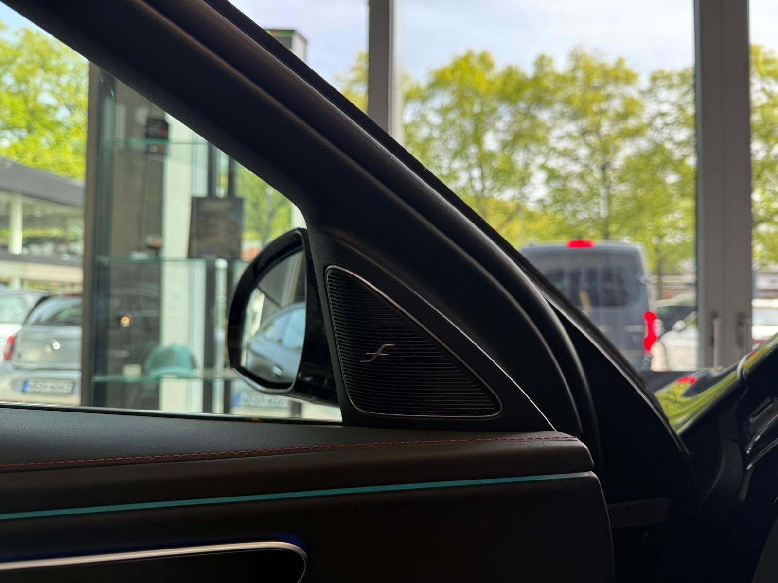Fahrzeugabbildung Mercedes-Benz Mercedes-AMG E 53 HYBRID 4M+ PREMIUM+BURMES+360°