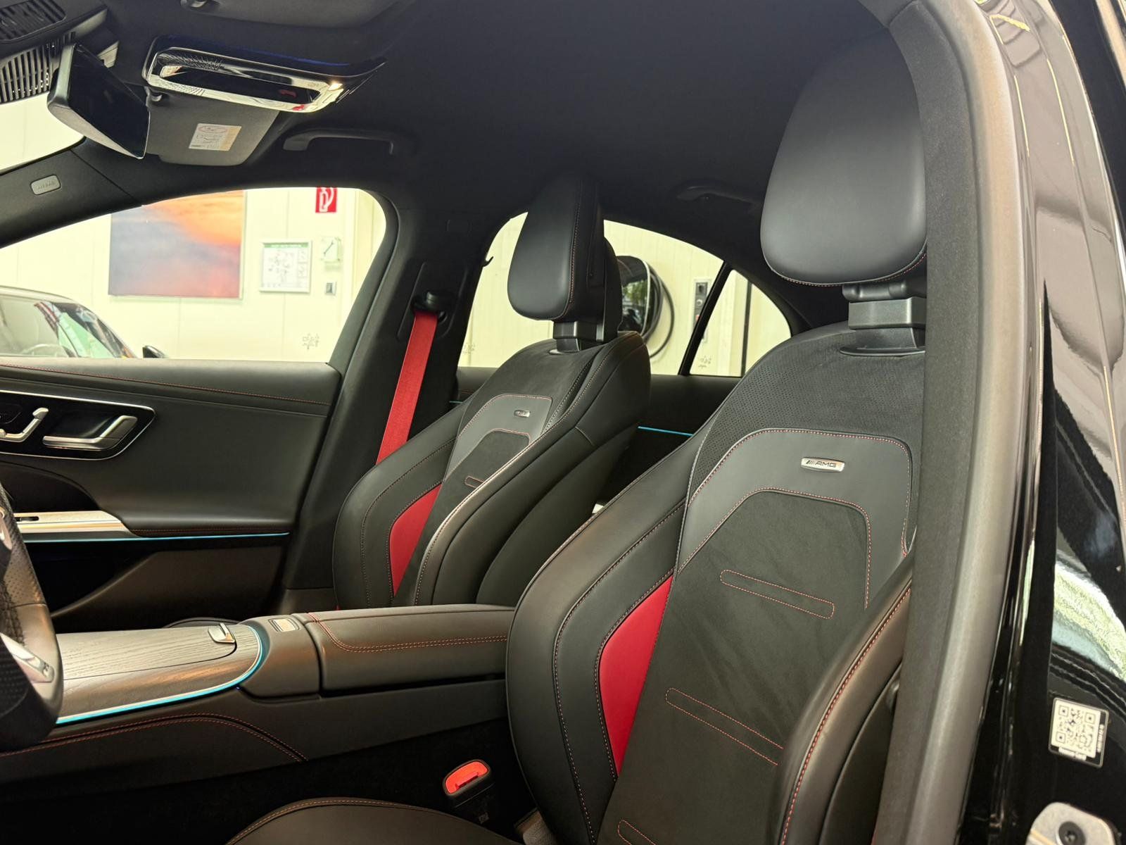 Fahrzeugabbildung Mercedes-Benz Mercedes-AMG E 53 HYBRID 4M+ PREMIUM+BURMES+360°