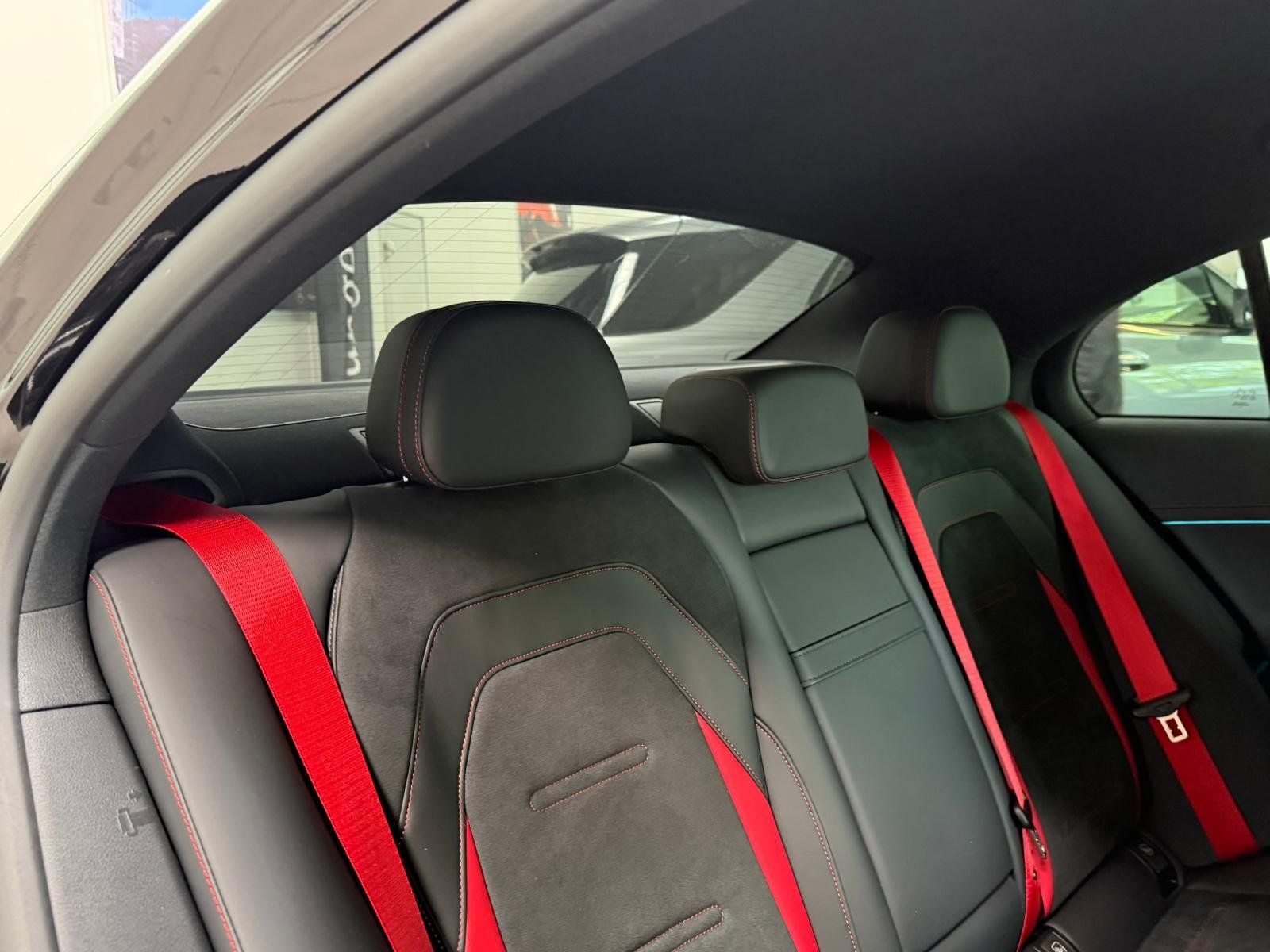 Fahrzeugabbildung Mercedes-Benz Mercedes-AMG E 53 HYBRID 4M+ PREMIUM+BURMES+360°