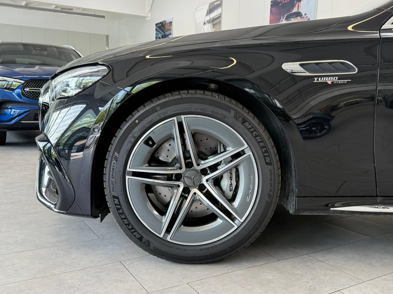 Fahrzeugabbildung Mercedes-Benz Mercedes-AMG E 53 HYBRID 4M+ PREMIUM+BURMES+360°