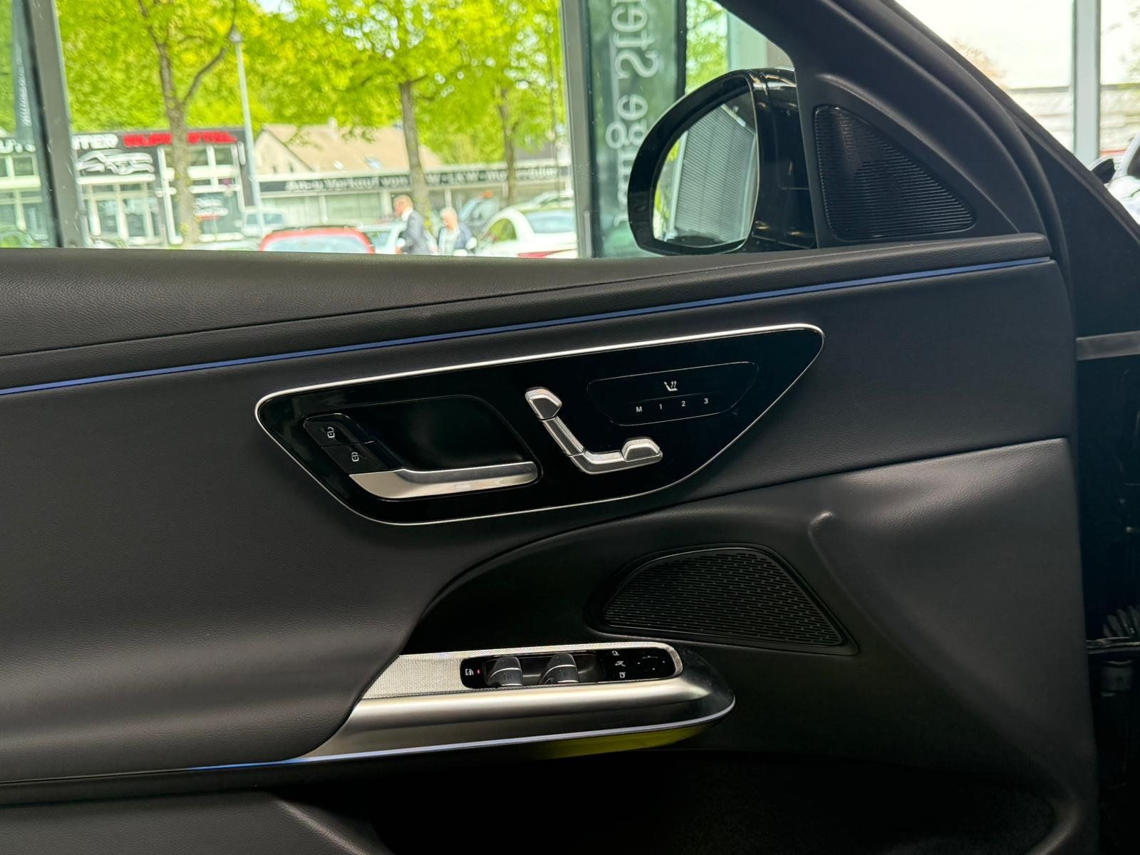 Fahrzeugabbildung Mercedes-Benz E 220 d T AVANTGARDE ADVPLUS+AHK+360+MEMO+TOTWIN