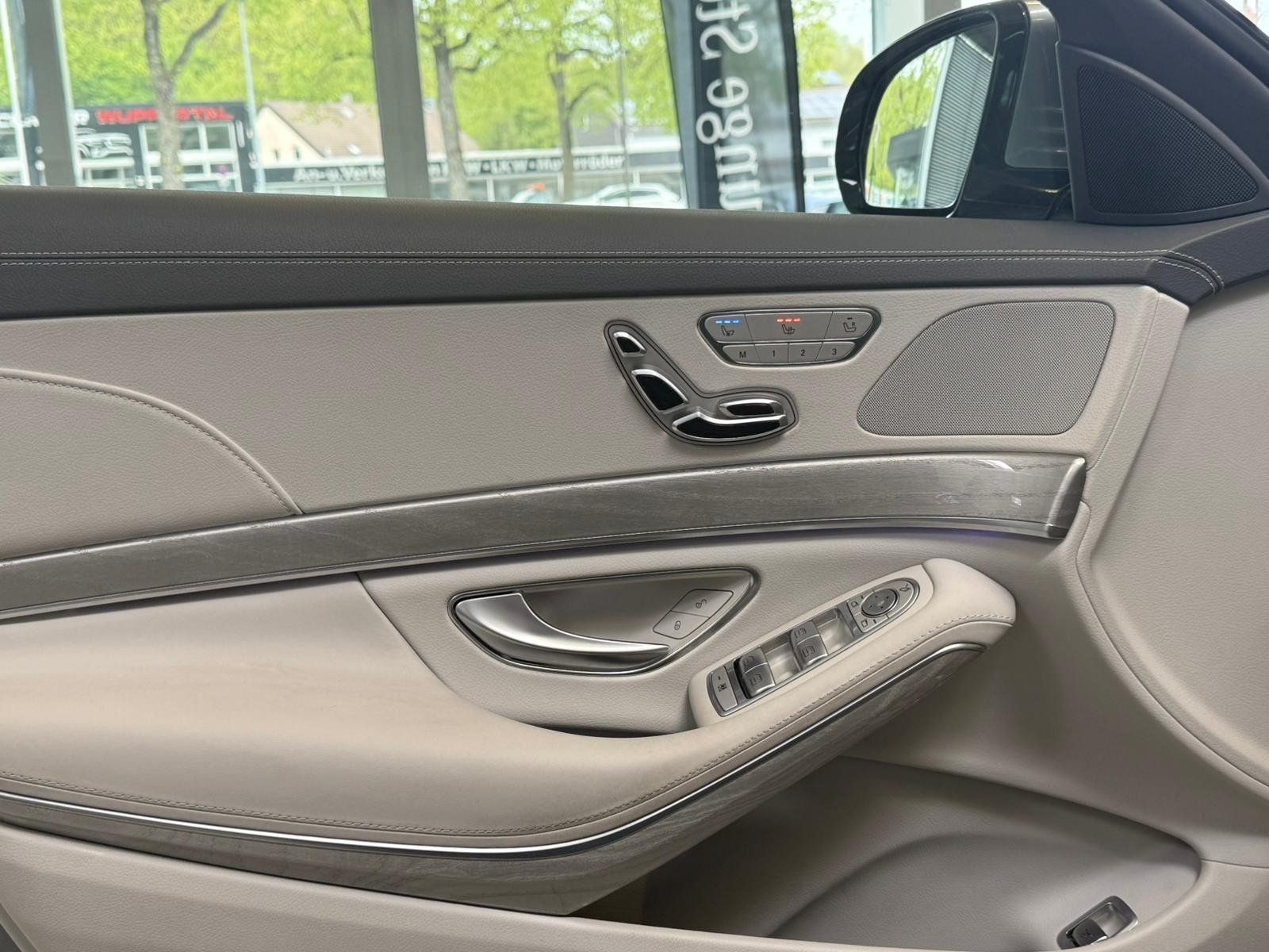 Fahrzeugabbildung Mercedes-Benz S 500 DISTR+SITZBEL.+TV+SERVOSCHL.+NACHTSICHT+