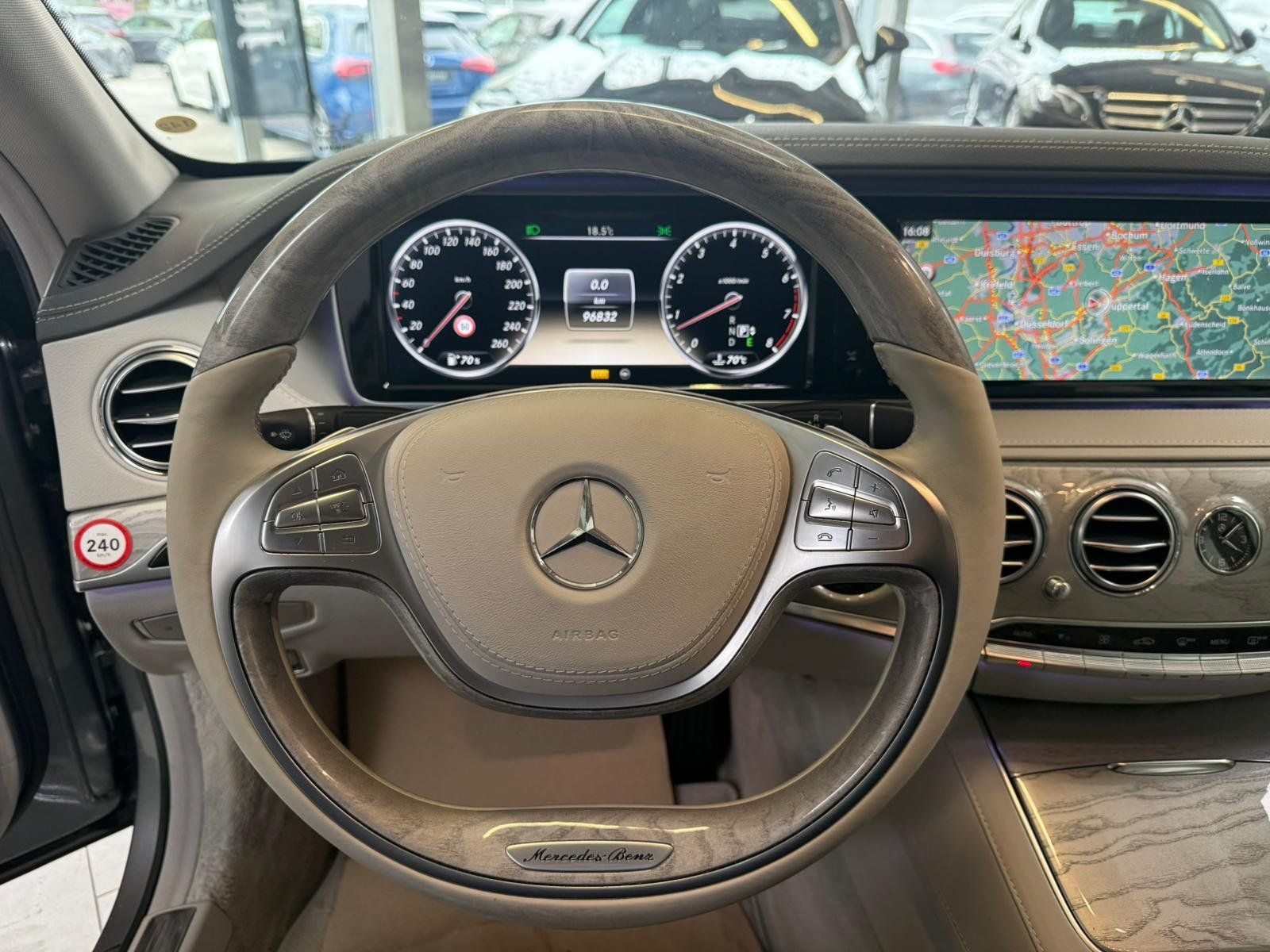 Fahrzeugabbildung Mercedes-Benz S 500 DISTR+SITZBEL.+TV+SERVOSCHL.+NACHTSICHT+