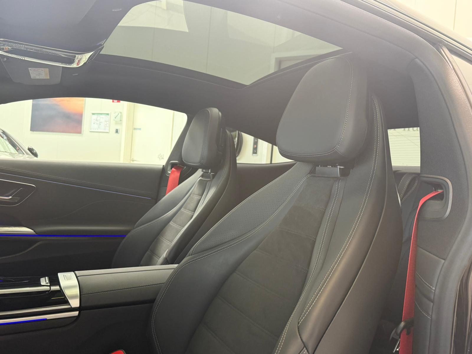 Fahrzeugabbildung Mercedes-Benz CLE 300 e AMG NIGHT+BURM3D+DLIGHT+PANO+KEYLESS