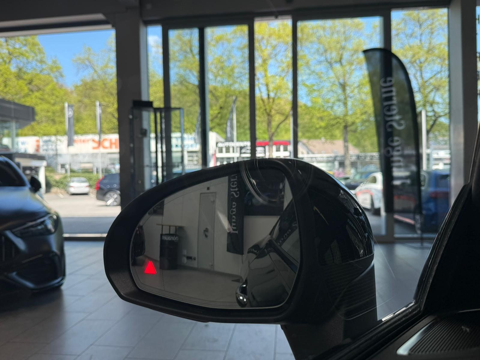 Fahrzeugabbildung Mercedes-Benz CLE 300 e AMG NIGHT+BURM3D+DLIGHT+PANO+KEYLESS